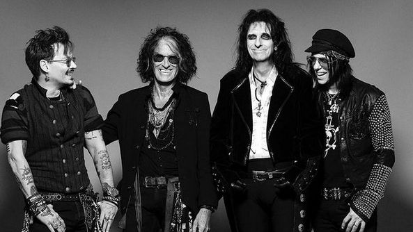 Johnny Depp, Alice Cooper a kytarista Aerosmith spolu vyrazí do Evropy
